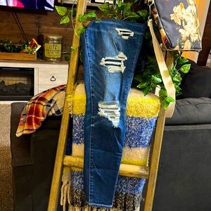 American eagle ripped skinny jeans.